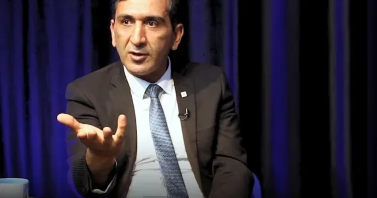 Kimsə ölünü bəhanə edib yeməyə, boğaz otarmağa gəlirsə, eləsinin yasa gəlməməsi daha yaxşıdır