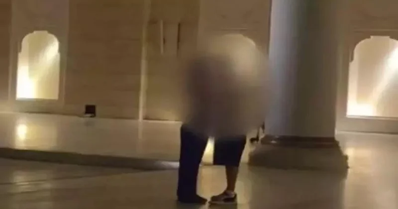 Məsciddə öpüşən iki rus turist həbs olundu