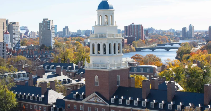 Məhkəmə Harvard Universitetinin maliyyələşməsini bərpa edib
