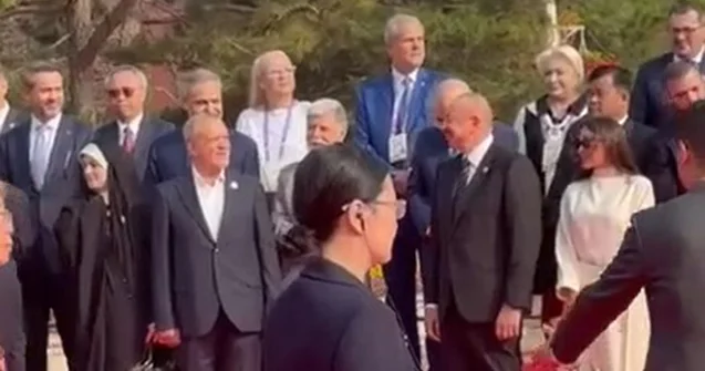 Prezidentlə Pezeşkianın azərbaycanca səmimi dialoqu Video
