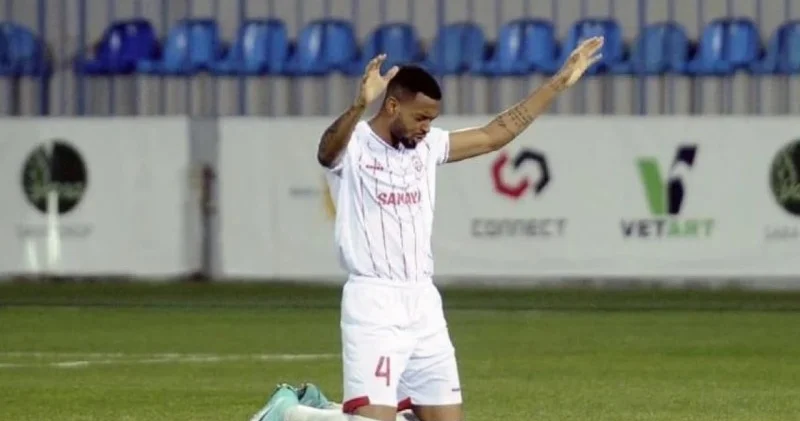 Neftçinin futbolçusu üç oyunluq cəza aldı