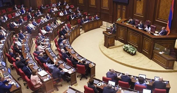 Доклад комиссии по 44 дневной войне поступил спикеру парламента Армении