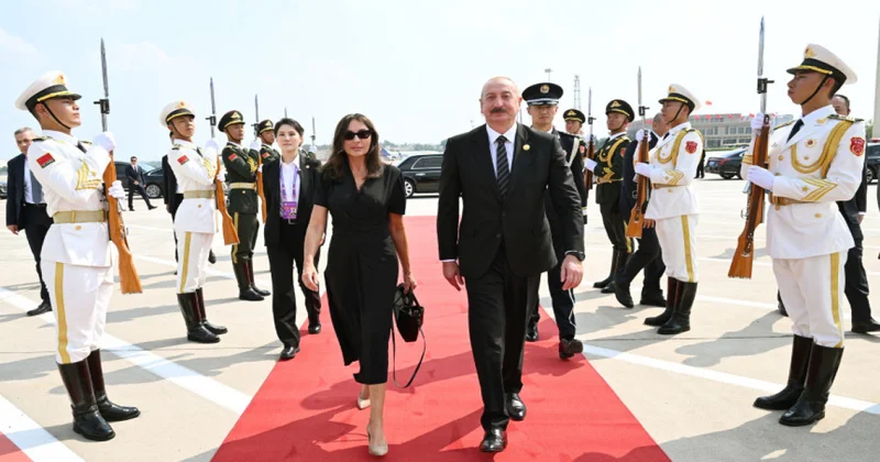 Prezidentin Çinə səfəri başa çatdı: belə yola salındı FOTO