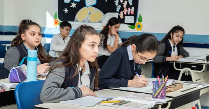 Bəzi özəl məktəblər yeni tədris ilinə BAŞLAYIBLAR