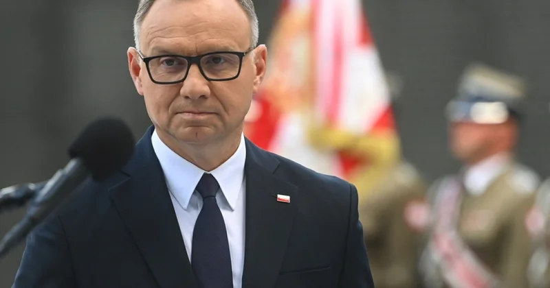Экс президент Польши обвиняет Украину