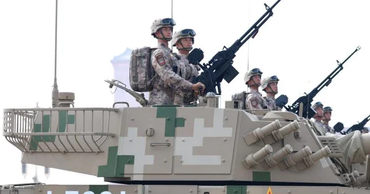 На параде в Пекине впервые появились Военно космические и Кибервойска КНР