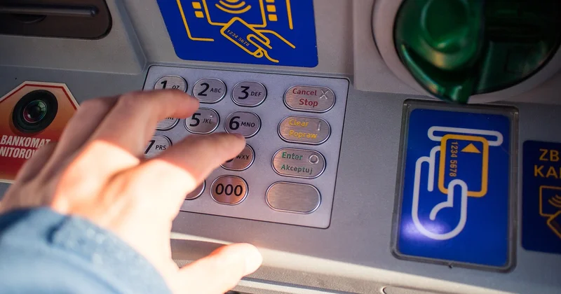Müştərilərin NƏZƏRİNƏ: Bu halda banklar bankomatlardan imtina edəcək KONKRET
