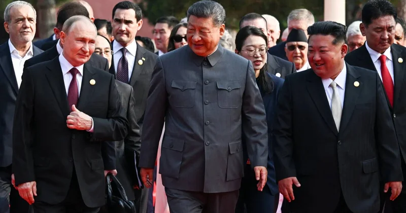 Çin Qələbə paradı keçirdi