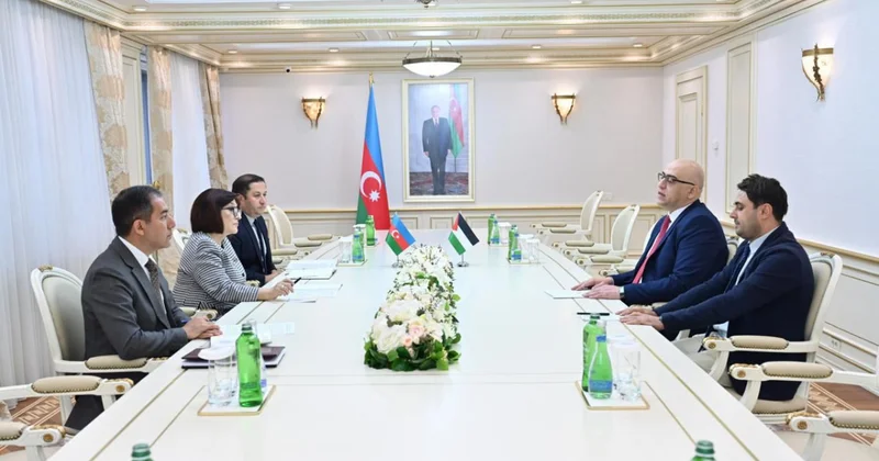 Sahibə Qafarova Fələstinin Azərbaycandakı yeni səfiri ilə görüşüb