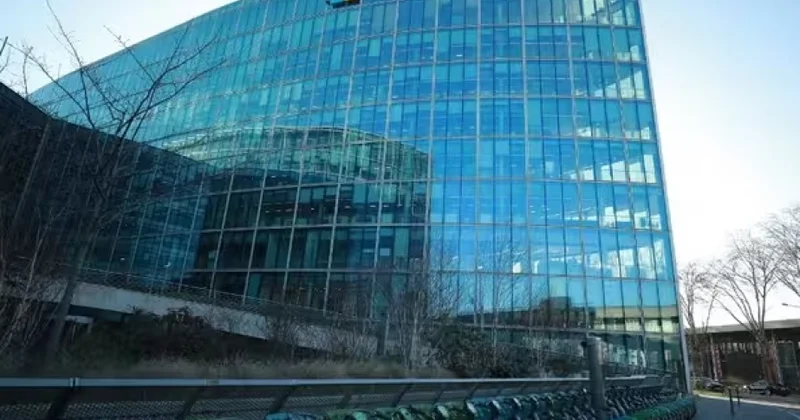 “Microsoft” Fransada əməkdaşlarının 10 faizini ixtisar edir