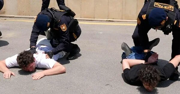 Bakıda həbsdəki ruslar türk dillərini öyrənir, noxud şorabasını...