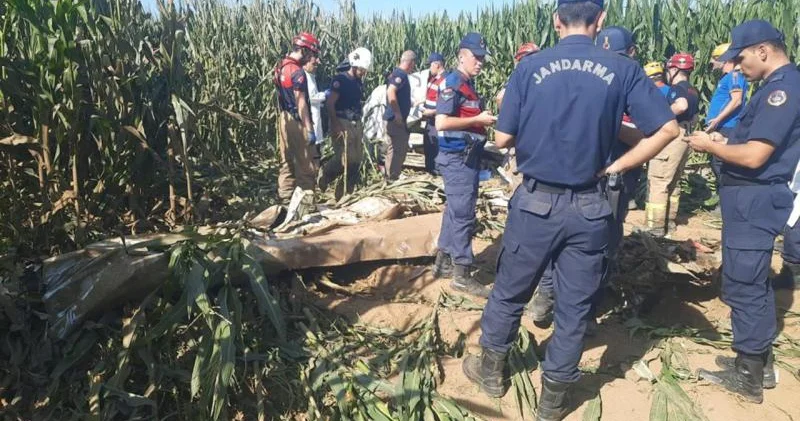 İzmirdə təlim təyyarəsi qəzaya uğrayıb, ölən var FOTO