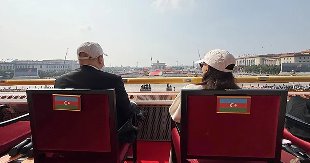 Prezidentlə xanımının paraddan maraqlı Fotoları