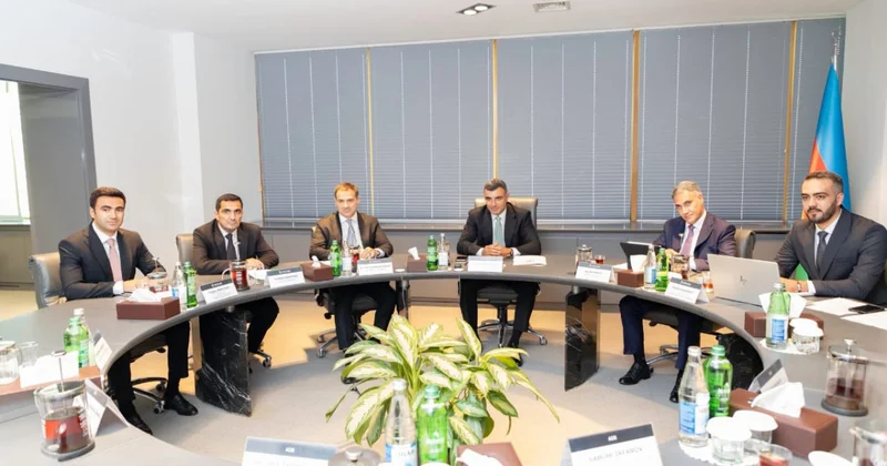 AİB in Azərbaycanın maliyyə sektorunda iştirak imkanları müzakirə olunub