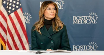 “The Washington Post”: Putin Melaniya Trampı təhqir etdi...