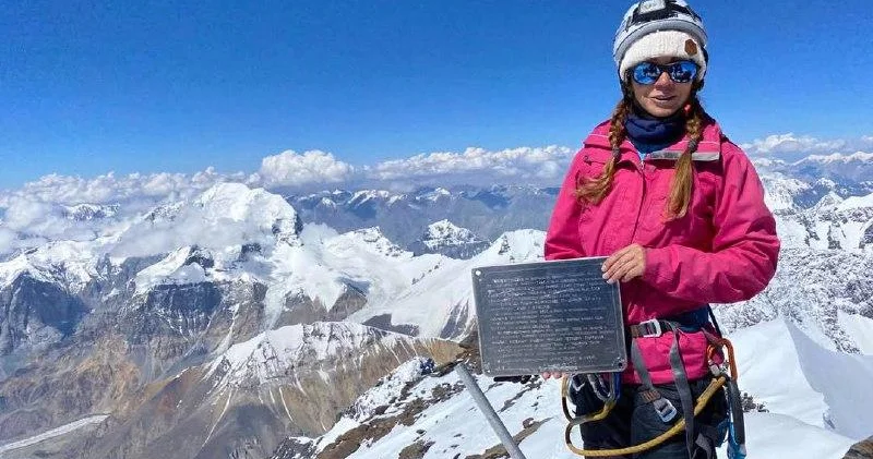 Rusiyalı alpinist faciəvi şəkildə həyatını itirib FOTO