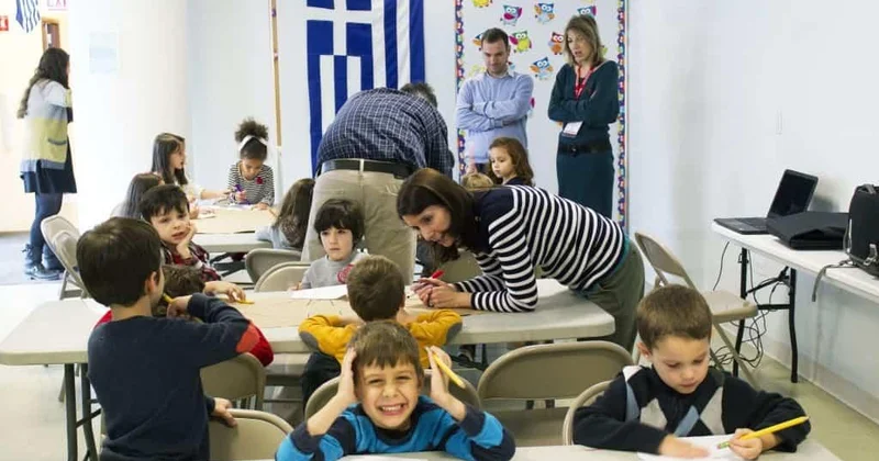 Demoqrafik çöküş Yunanıstanda təhsili iflic etdi: 700 dən çox təhsil ocağı bağlanır