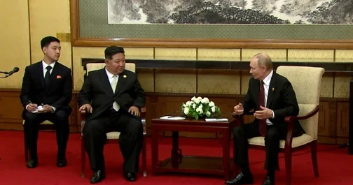 Kim Çen In Putinə “qardaş yardımı” edəcəyinə söz verdi