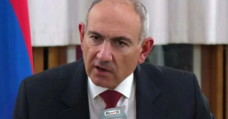 Paşinyan Rusiya vətəndaşlarına viza tələbi ilə bağlı xəbərləri təkzib edib