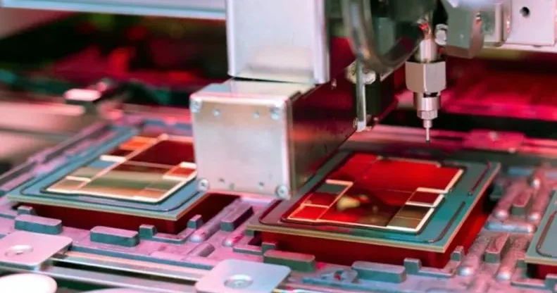 Intel in qabaqcıl çip qablaşdırma xidmətləri Broadcom, MediaTek və Meta✴ nin diqqətini cəlb edib