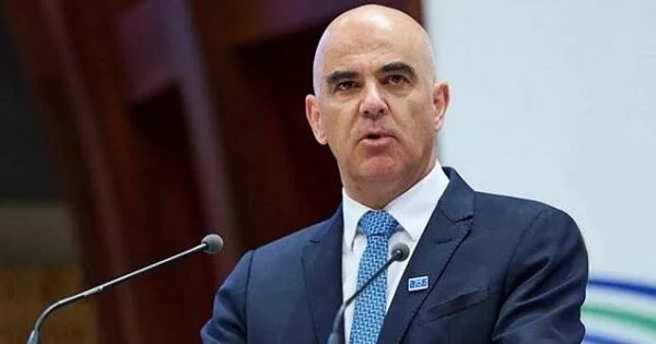 Azərbaycan kəsişmədə yerləşir Alen Berse