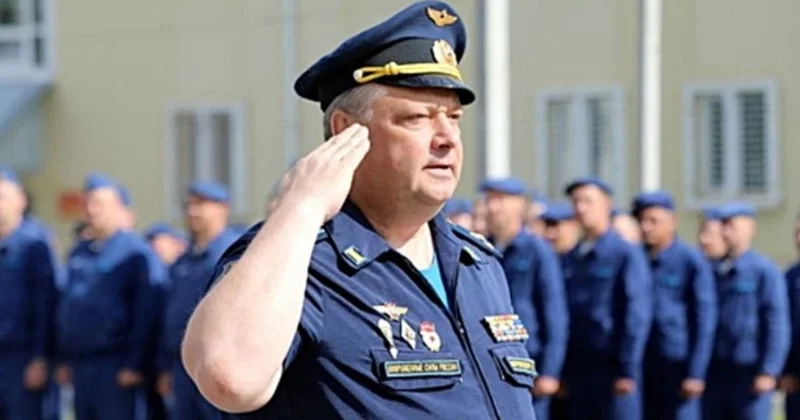 В Саратовской области РФ киллер на мотоцикле расстрелял генерала авиации