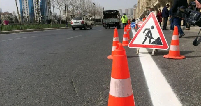 Bağlanan yolların həm də ölkə iqtisadiyyatına zərəri var EKSPERT