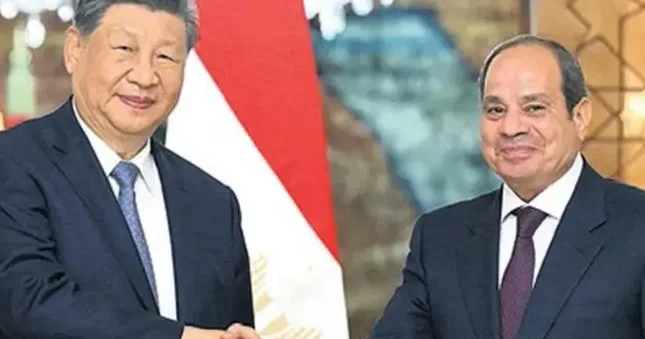 Si Cinpin 10 ildən sonra Misirə səfər edib