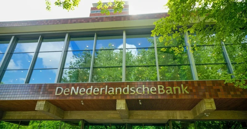 Niderland Avropadakı qızıl ehtiyatlarını artırır