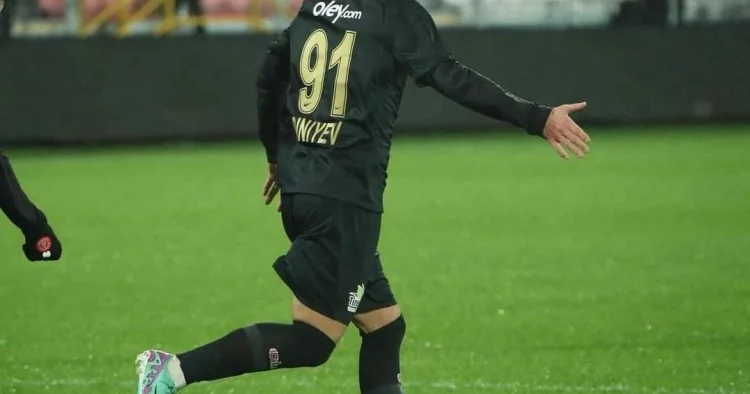 Millinin futbolçusu Türkiyə klubundan ayrıldı