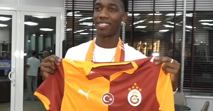 “Qalatasaray” üçün İstanbula gəldi