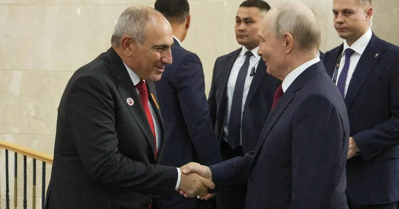 Paşinyan Putinə cavab verdi: Rusiya hərbi bazasını çıxarmaq istəsə...