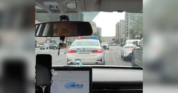 Azyaşlının halı pisləşdi: Yol polisləri onu xəstəxanaya çatdırdı VİDEO