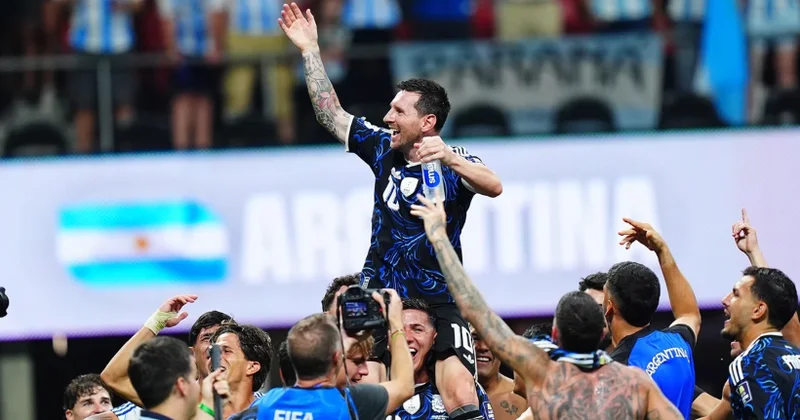 Messiyə Argentinada möhtəşəm jest: Matç dayandırıldı, bütün stadion...