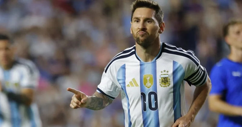 Argentinada bütün matçlar Messinin şərəfinə dayandırılacaq