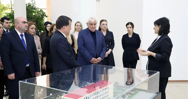 ADU kollektivi Qazax rayonunda Heydər Əliyev Mərkəzini ziyarət edib FOTOLAR