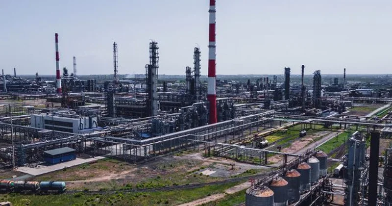 Ukrayna PUA ları Rusiyanın aparıcı neft emalı zavoduna zərbə endirib