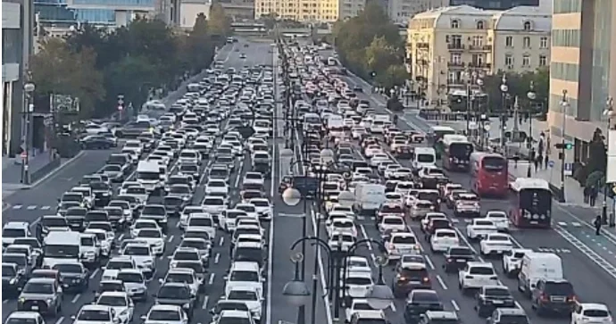 Bakının bu küçələrində sıxlıq var SİYAHI