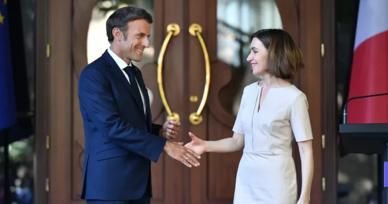 Makron Moldova prezidentinə görün, nə hədiyyə etdi
