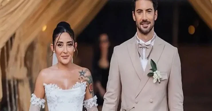 Məşhur müğənni 2 illik evliliyini bitirdi