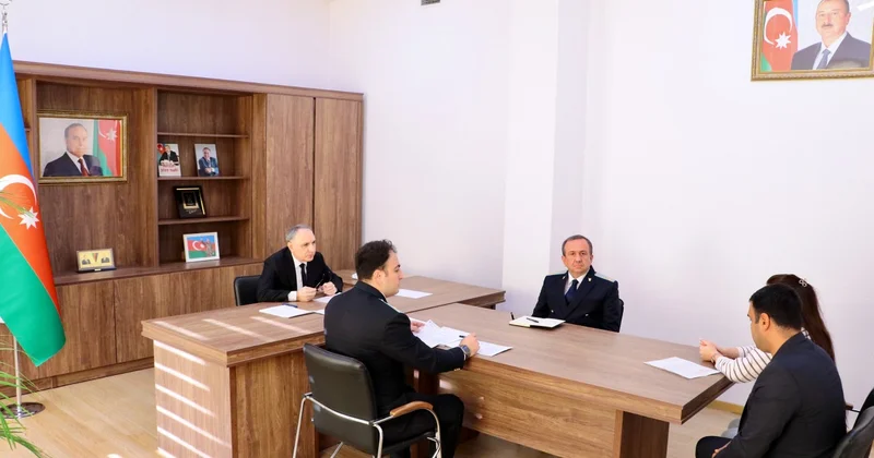 Baş prokuror Səbail rayonunda vətəndaşları qəbul etdi FOTO
