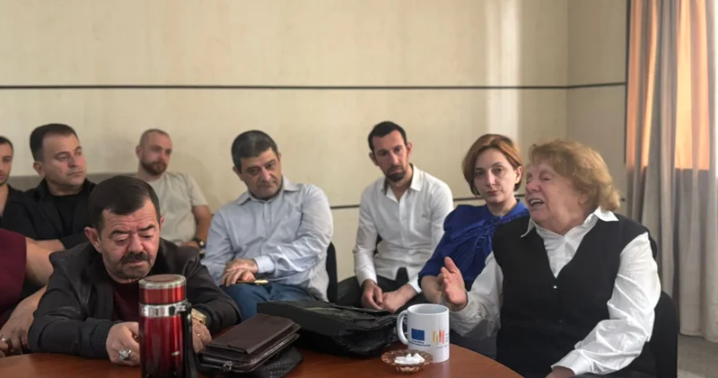 Gənc Tamaşaçılar Teatrında yeni tamaşanın oxunuş məşqlərinə başlanılıb FOTO