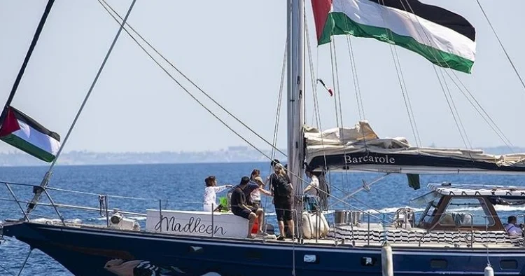 İsrail Qəzzaya humanitar yardım aparan 42 gəminin hamısı saxlayıb