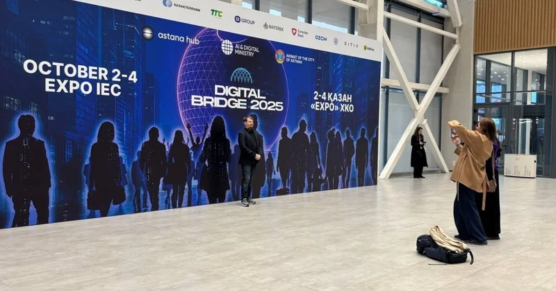 Битва стартапов на главной сцене Digital Bridge 2025 Minval Politika