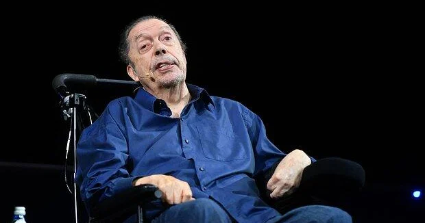 Звезда Один дома стал инвалидом