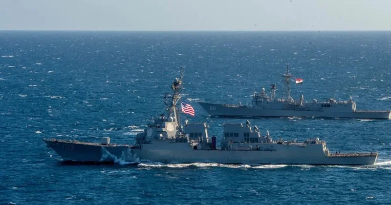 ABŞ ordusu Venesuela sahillərində qayığı bombaladı