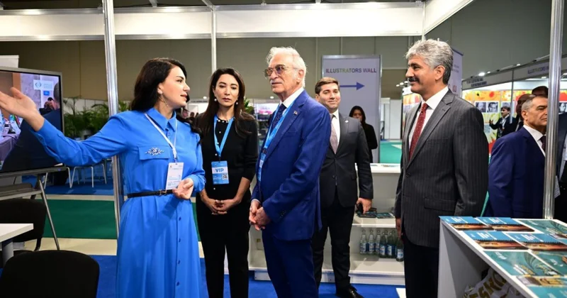 ICESCO nun Bakı Regional Ofisi Beynəlxalq Kitab Sərgisində ziyarətçiləri qarşılayır