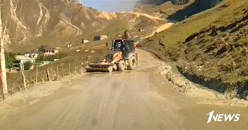 Очищается дорога в Лазу ВИДЕО