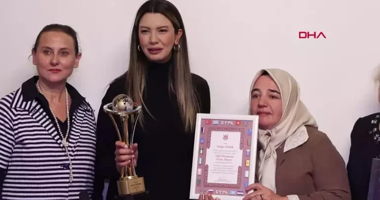 Fulya Öztürk “Türk Dünyasına Xidmət” mükafatına layiq görüldü