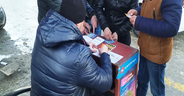 Ağsuda kişi lotereyada bu yolla pul “uddu” Məhkəməlik oldular